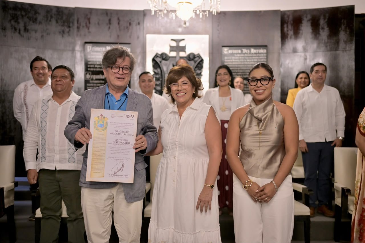 Reconoce Ayuntamiento de Veracruz a destacados historiadores internacionales