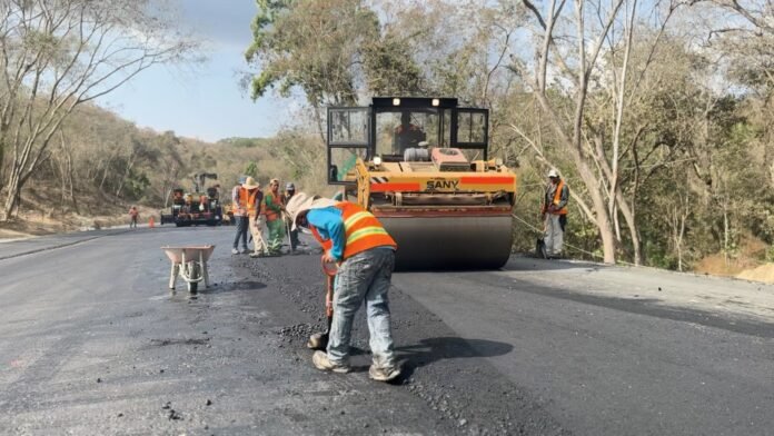 Atiende SICT más de 74 mil kilómetros de la red carretera federal, a través del programa «Megabachetón 2026»